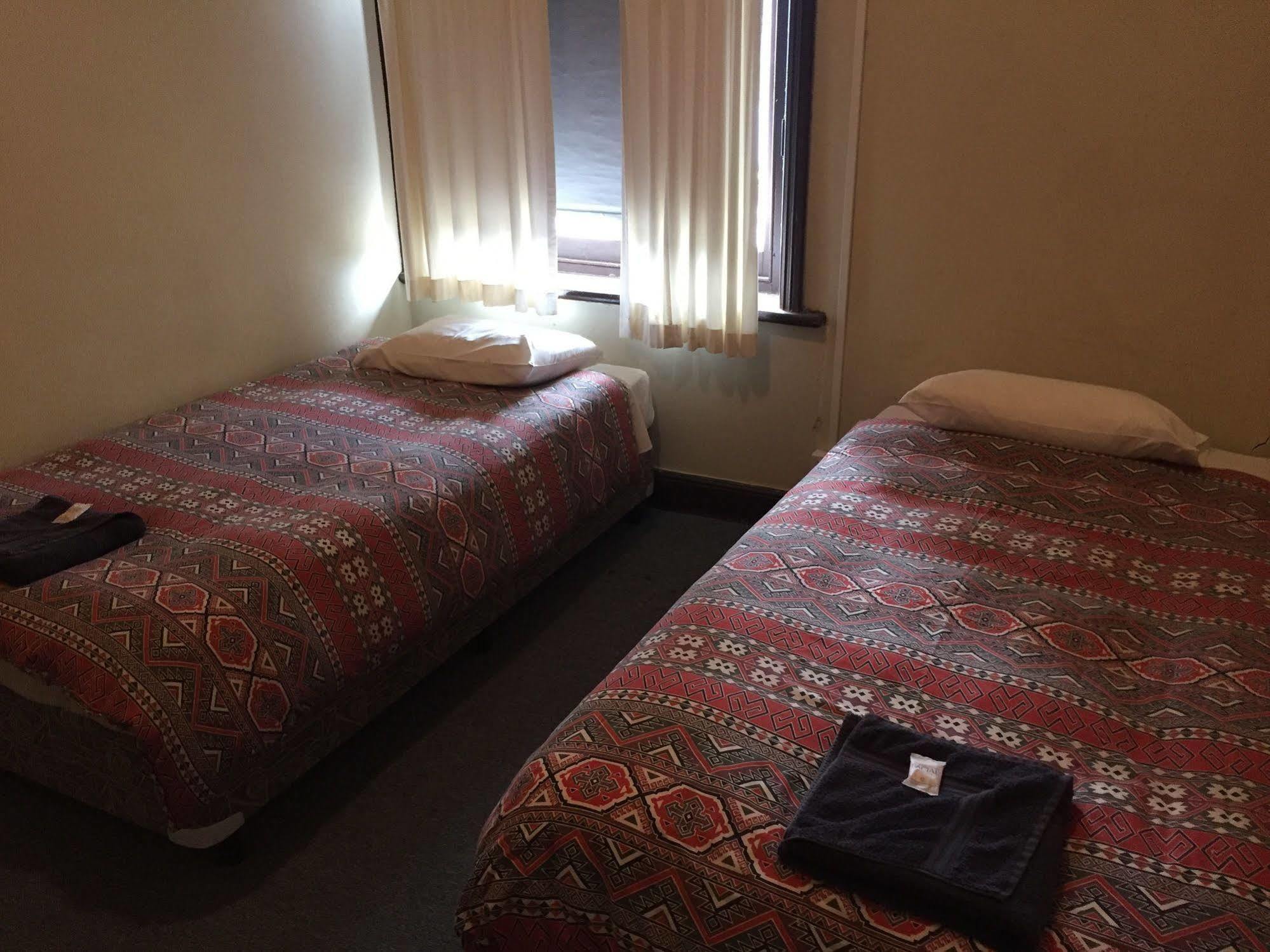 Crown Inn Hotel Kingston Se Eksteriør billede